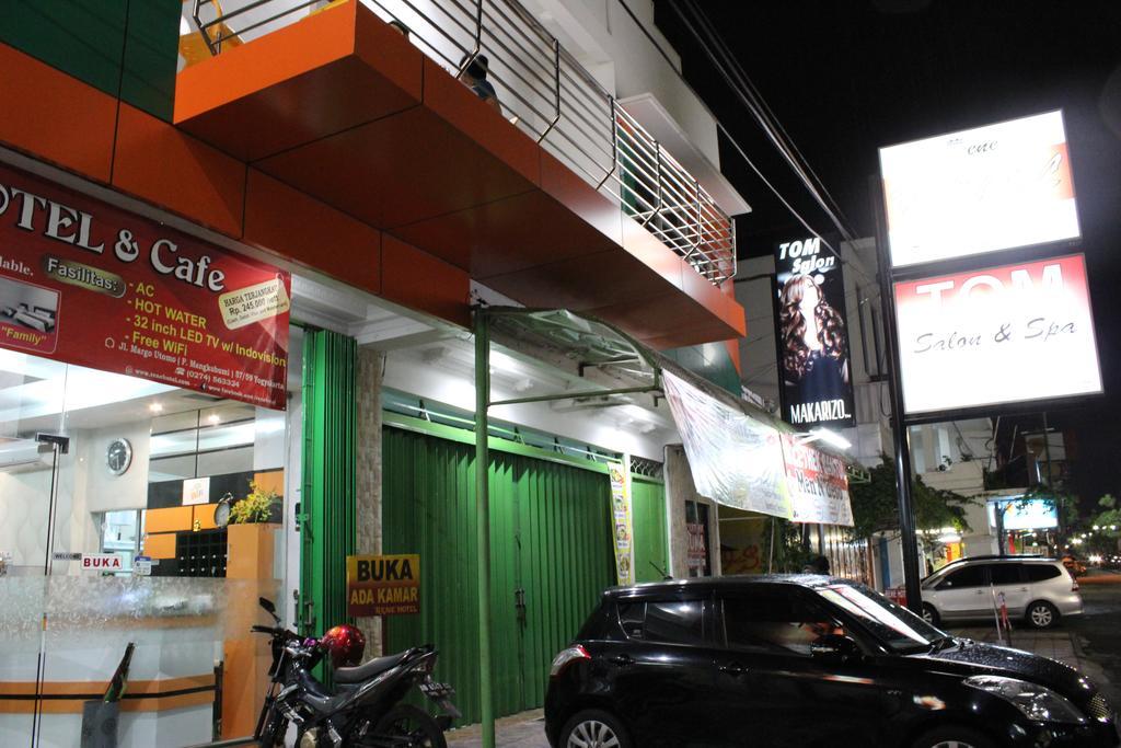 Rene Hotel Yogyakarta Buitenkant foto