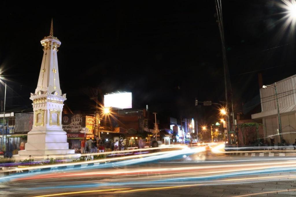 Rene Hotel Yogyakarta Buitenkant foto