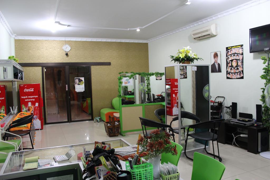 Rene Hotel Yogyakarta Buitenkant foto