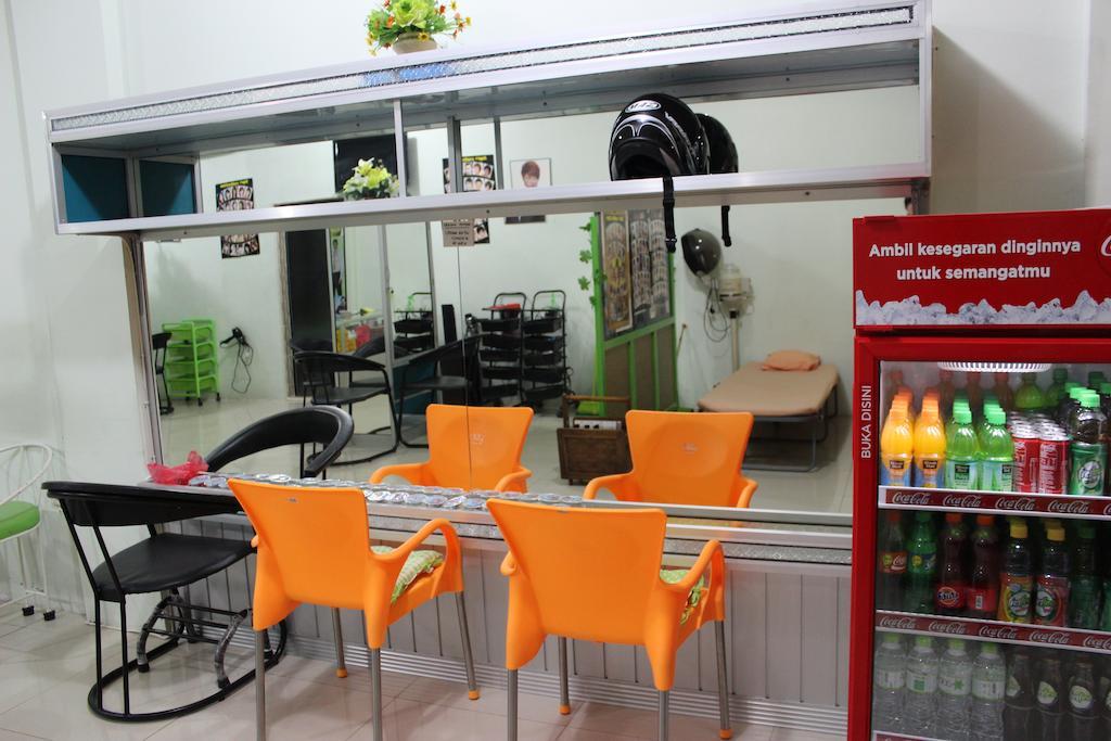 Rene Hotel Yogyakarta Buitenkant foto
