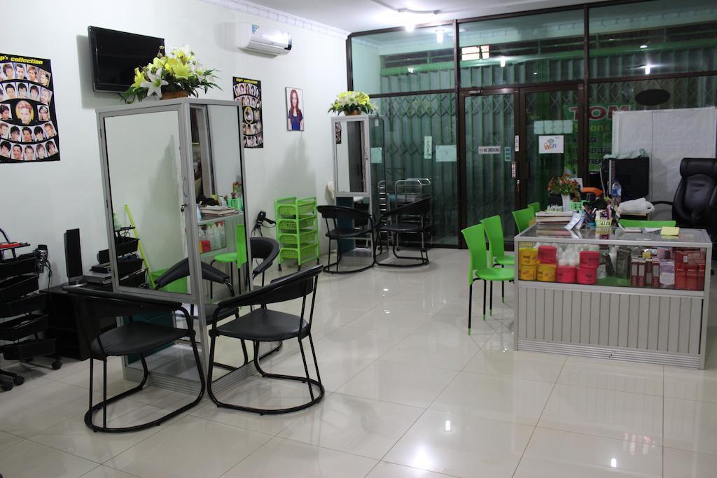 Rene Hotel Yogyakarta Buitenkant foto