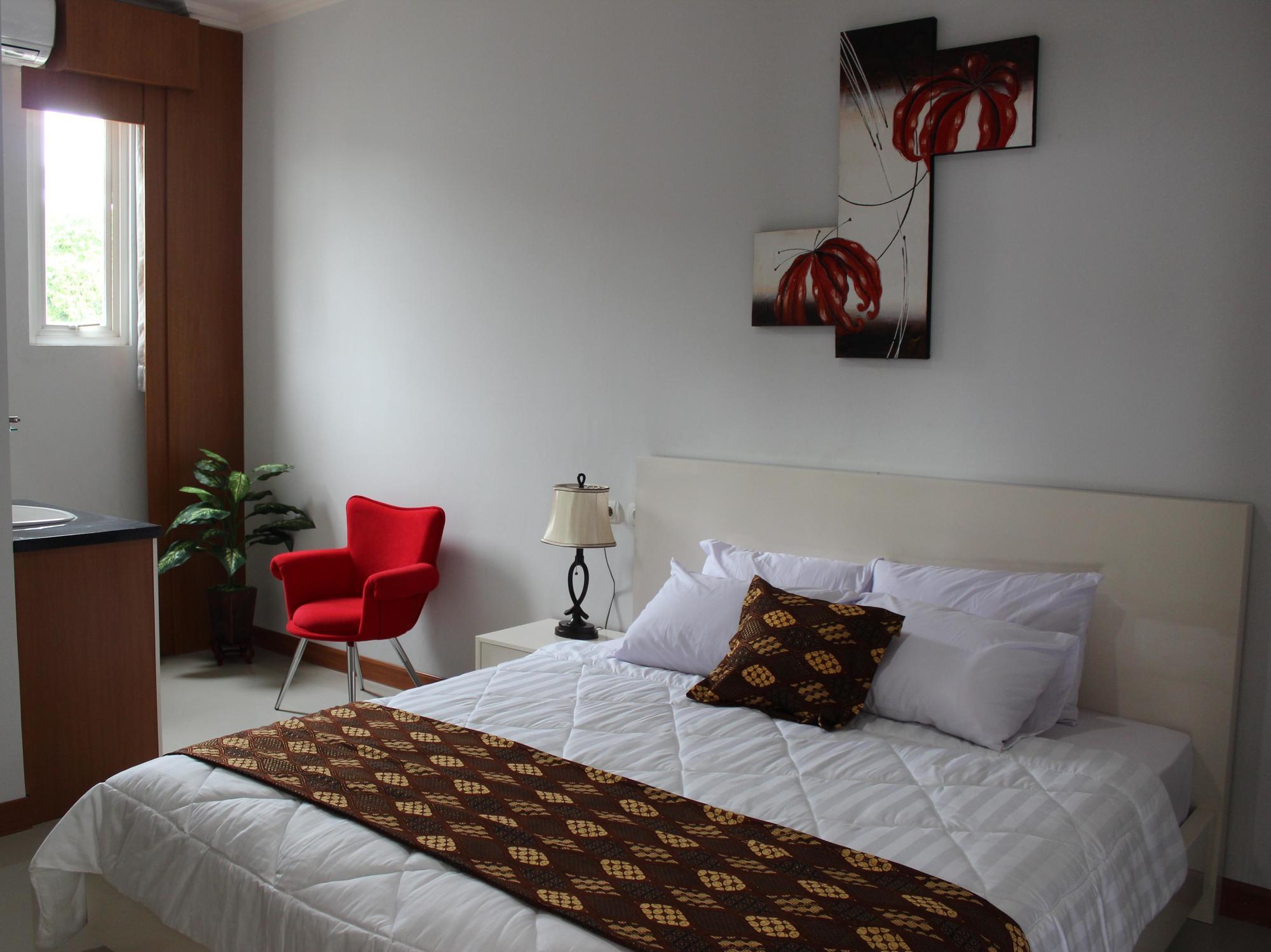 Rene Hotel Yogyakarta Buitenkant foto