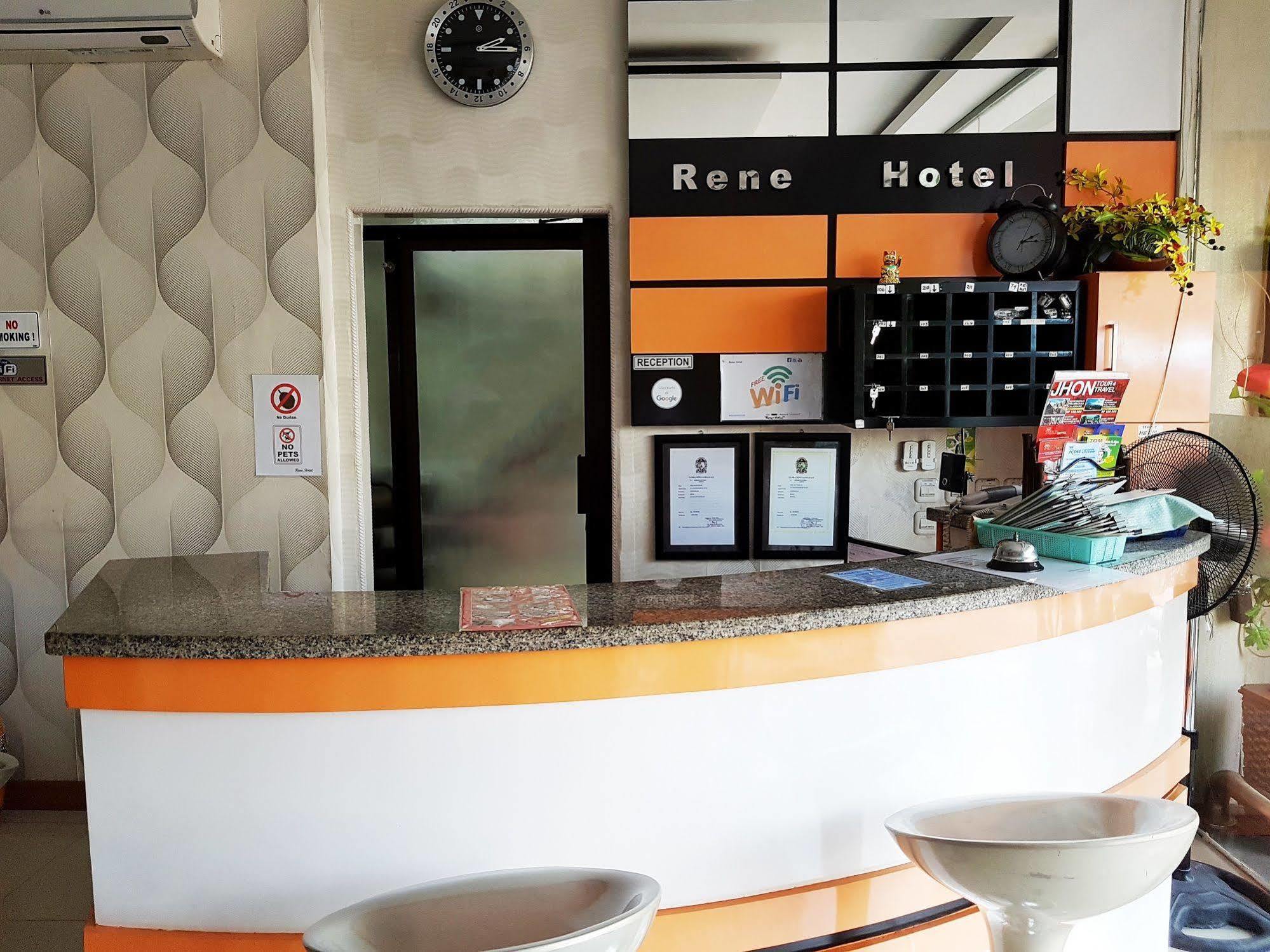 Rene Hotel Yogyakarta Buitenkant foto