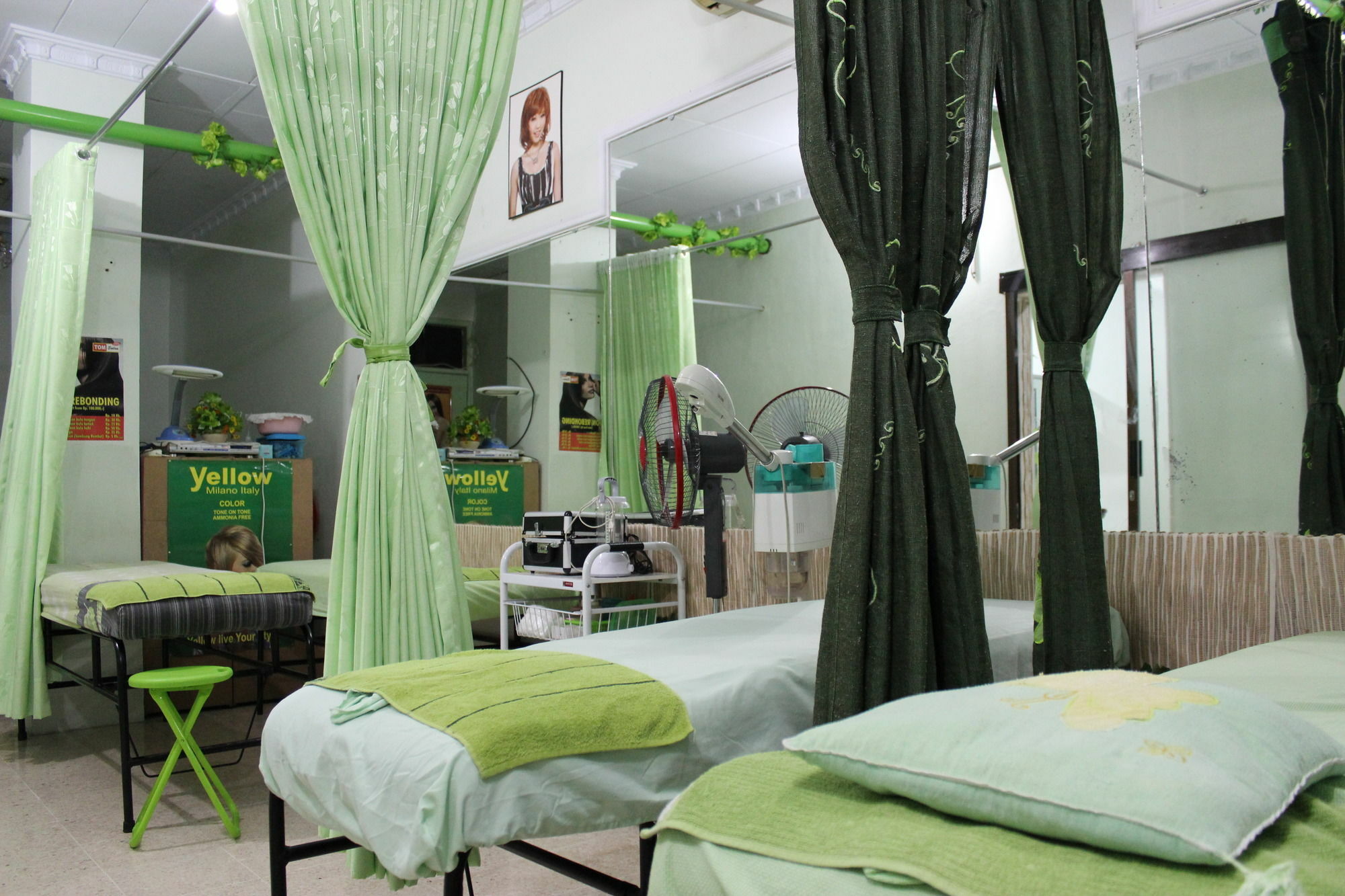 Rene Hotel Yogyakarta Buitenkant foto